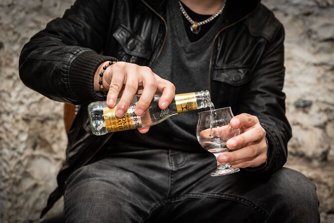 Evolution of Gin and Underground Gin Tasting in Edinburgh | 1hr - Going below street level at The Lost Close