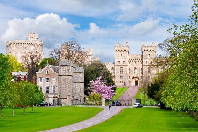 Extended visit: Windsor Castle & Stonehenge - Stonehenge: two hours with England’s great prehistoric question