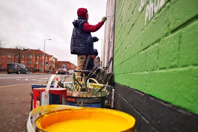 Famous 1.5 hour Belfast Murals Tour - The International Mural Wall on Divis Street