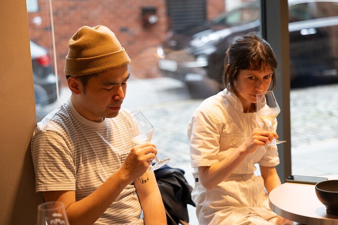 Four hour walking wine tasting tour of Manchester's best bars - Is $118.06 a fair price?