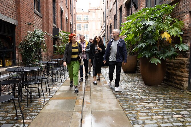 Four hour walking wine tasting tour of Manchester's best bars - Who should book this experience?