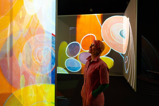 Frameless - Immersive Art Experience in London - Families, couples, and museum fans