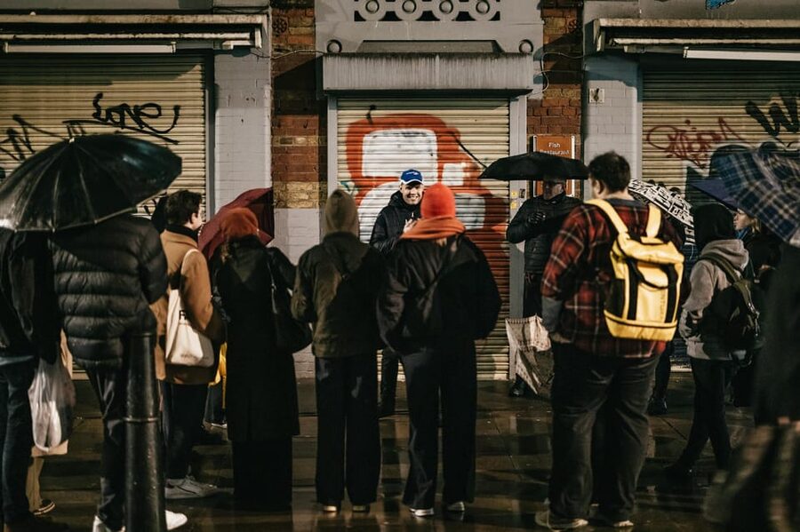 French Language : Original Jack the Ripper Tour - Weather, mobility, and age considerations