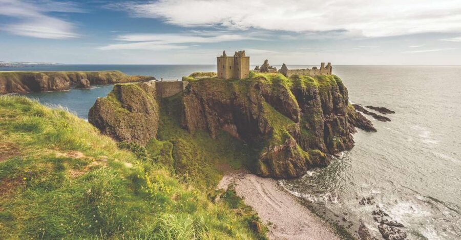 From Aberdeen: Dunnottar Castle and Cairngorms Day Trip - Dunnottar Castle and the North Sea cliffs