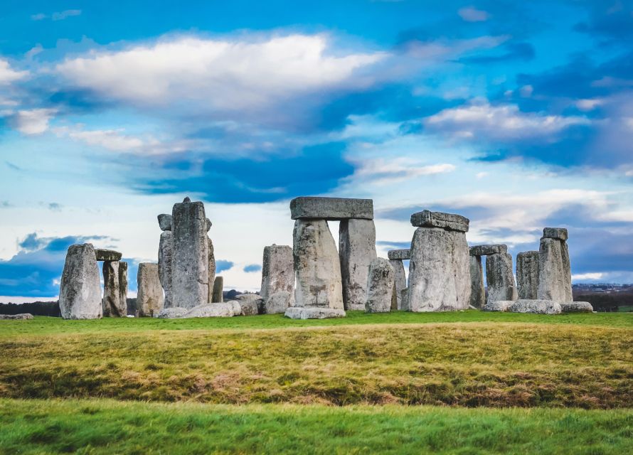 From Bath: Stonehenge & the Cotswolds Day Tour with Entry - Stonehenge: the day’s great headline