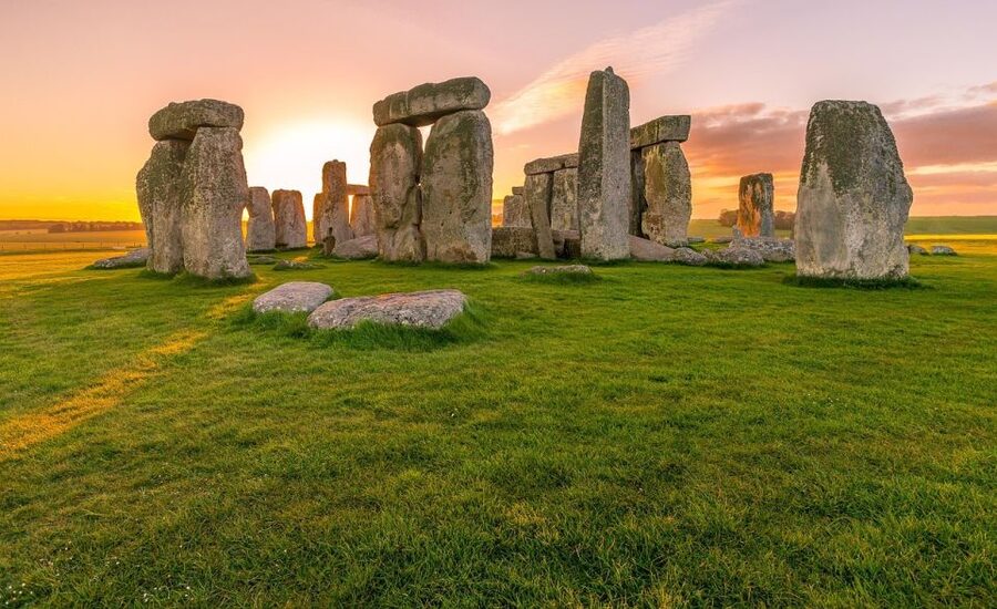 From Brighton: Stonehenge and Bath Full-Day Trip - Practical advice for making the day easier