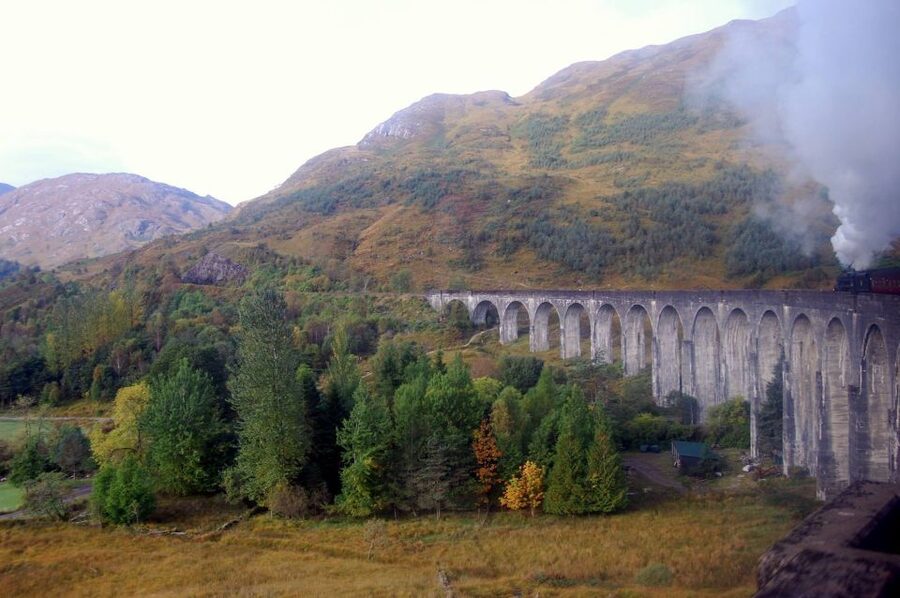 From Edinburgh: 2-Day Highlands Tour with Hogwarts Express - Loch Ness, Urquhart Castle, and the night in Fort Augustus