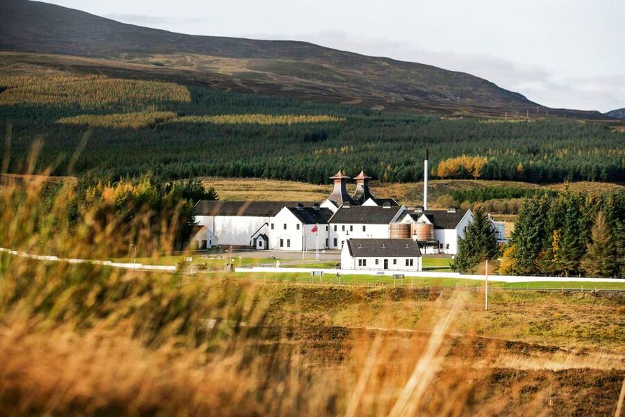 From Edinburgh: 3-Day Isle of Skye and The Highlands Tour - Leaving Edinburgh for the Kelpies and Callander