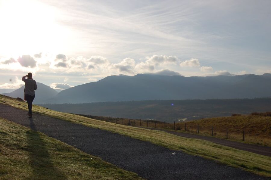 From Edinburgh: Isle of Skye and Hogwarts Express 4-Day Trip - Day 2: Loch Ness and Eilean Donan Castle