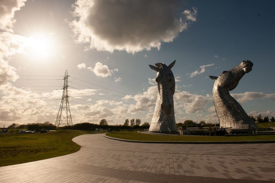 From Edinburgh: Loch Lomond, Kelpies & Stirling Castle Tour - Stirling Castle and the key to Scotland