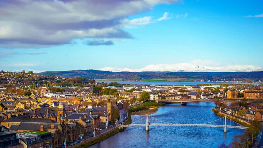 From Edinburgh: Loch Ness and Highlands Tour in Spanish - Should you book the Spanish Highlands tour?