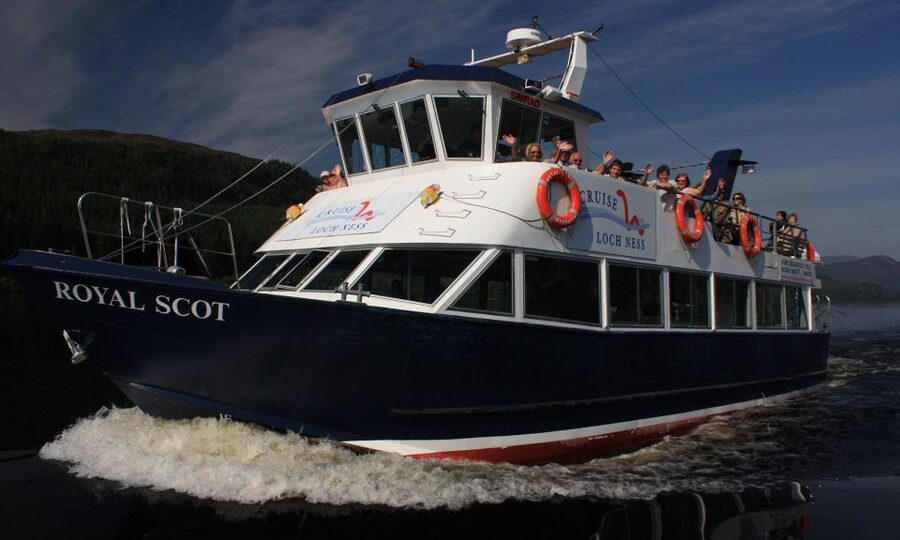 From Edinburgh: Loch Ness and Highlands Tour in Spanish - Ben Nevis and the Commando Memorial
