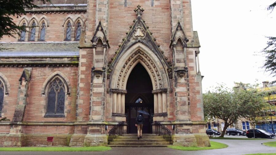 From Edinburgh: Loch Ness & Inverness Tour in Spanish - Culloden Battlefield in a short visit