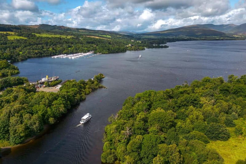 From Edinburgh: Stirling Castle, Kelpies and Loch Lomond - Meeting the 30-foot Kelpies
