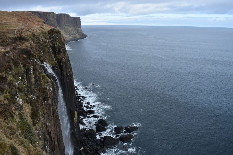 From Glasgow: 3-Day Isle of Skye, Highlands & Loch Ness Tour - Glasgow to Luss: An Easy Start beside Loch Lomond