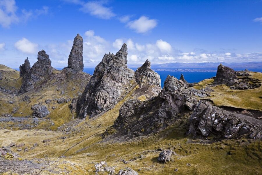 From Glasgow: 3-Day Isle of Skye, Highlands & Loch Ness Tour - Ben Nevis and Fort William: Mountain Views without a Hard Climb