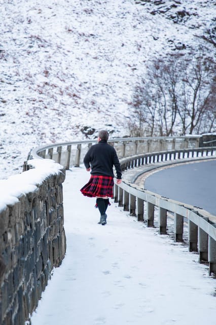 From Glasgow: Glenfinnan, Fort William, and Glencoe Day Trip - Neptune’s Staircase and the route south