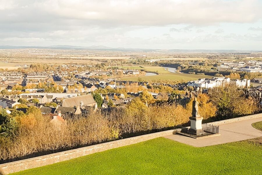 From Glasgow: Loch Lomond, Trossachs & Stirling Castle Tour - Balloch and the bonnie banks of Loch Lomond