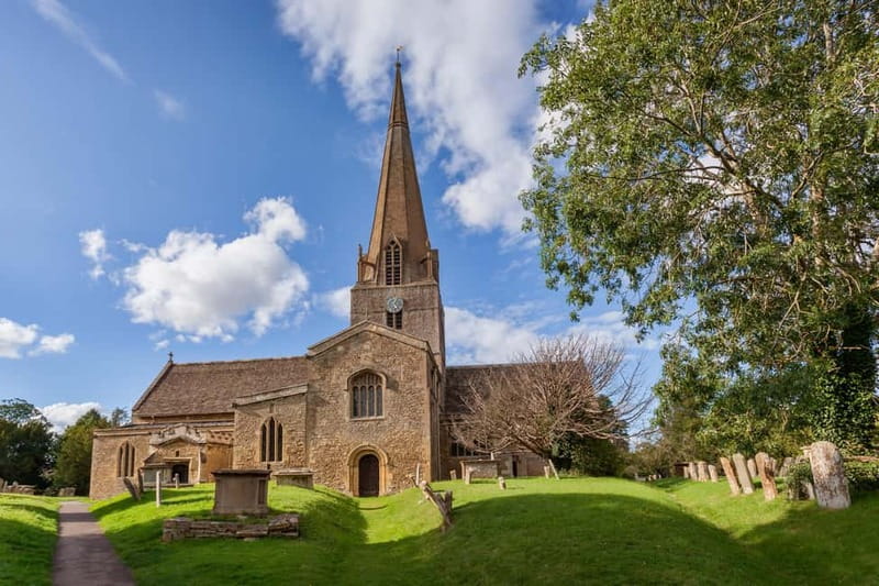 From London: Cotswolds, Blenheim Palace & Downtown Abbey - The guides are part of the value