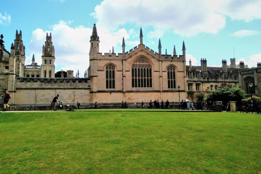 From London: Day Trip to Downton Abbey, Oxford and Bampton - Why this three-stop day trip works