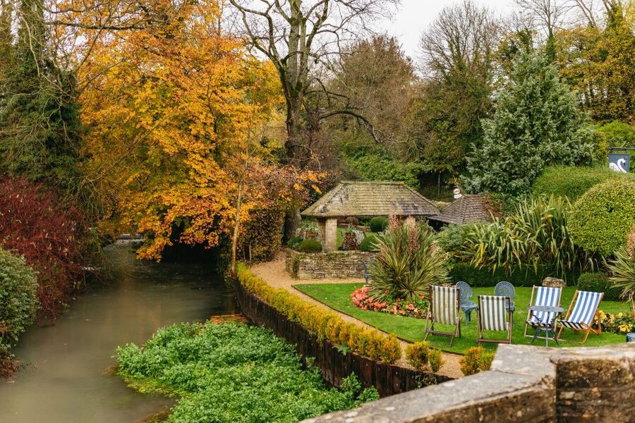 From London: Full-day Cotswolds Tour with Optional Lunch - Weather, crowds, and the real Cotswolds