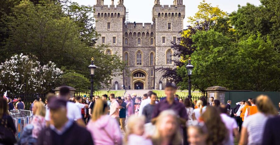 From London: Half-Day Trip to Windsor with Castle Tickets - Should you book it?