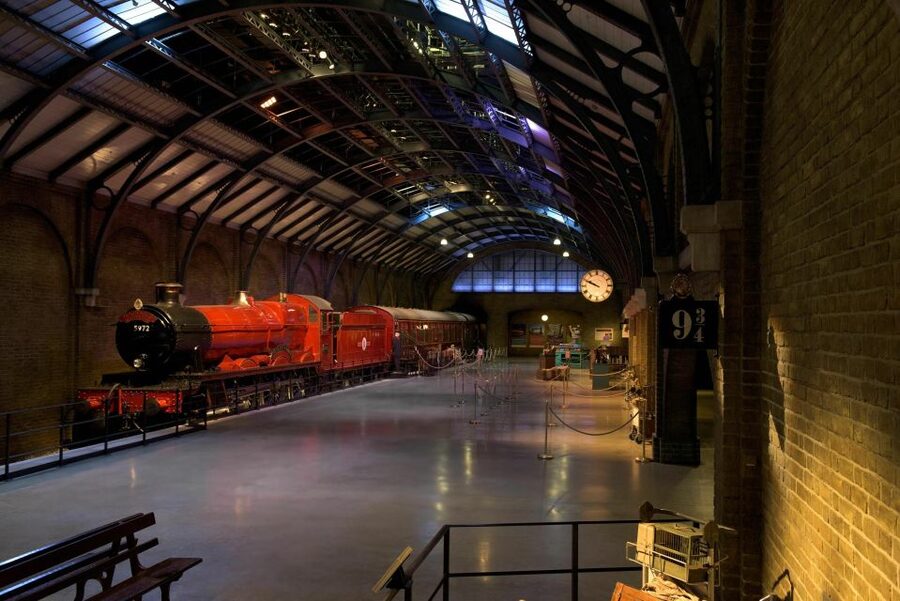 From London: Harry Potter Family Package with Transfers - The gift shop and the pressure of the return coach