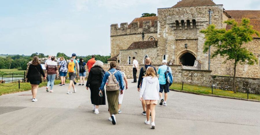 From London: Leeds Castle, Canterbury Cathedral & Dover - Leeds Castle and its 500 acres of grounds