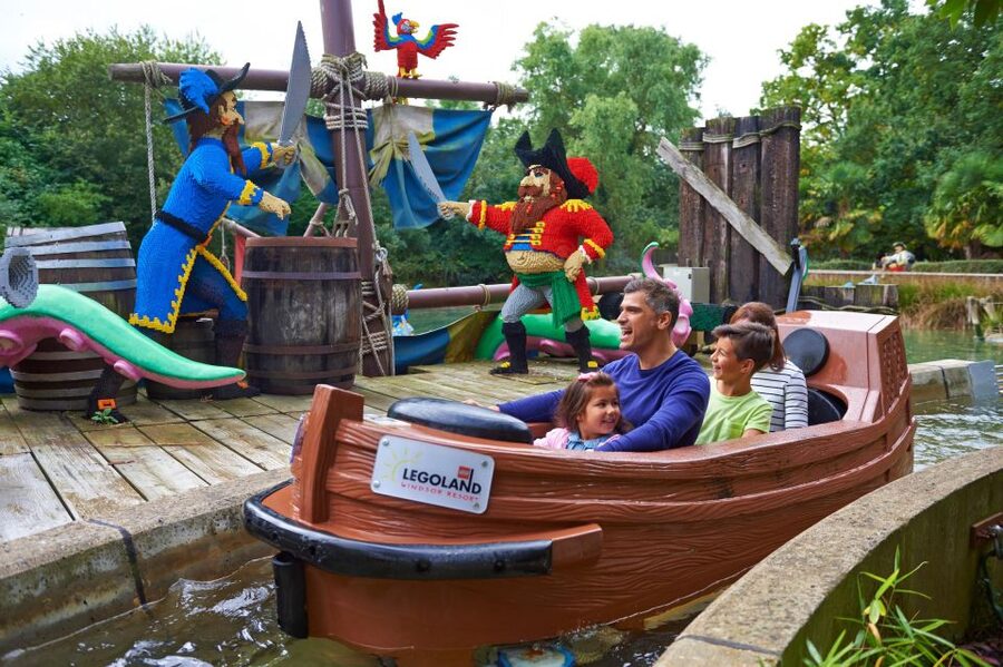 From London: LEGOLAND® Windsor Resort Entry & Coach Transfer - The one-hour ride to Windsor