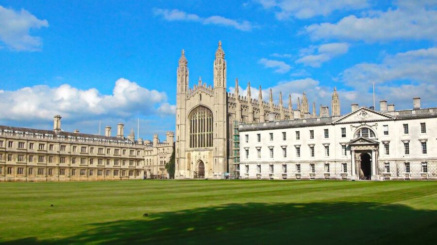 From London: Oxford and Cambridge Universities Tour - Leaving London for Cambridge