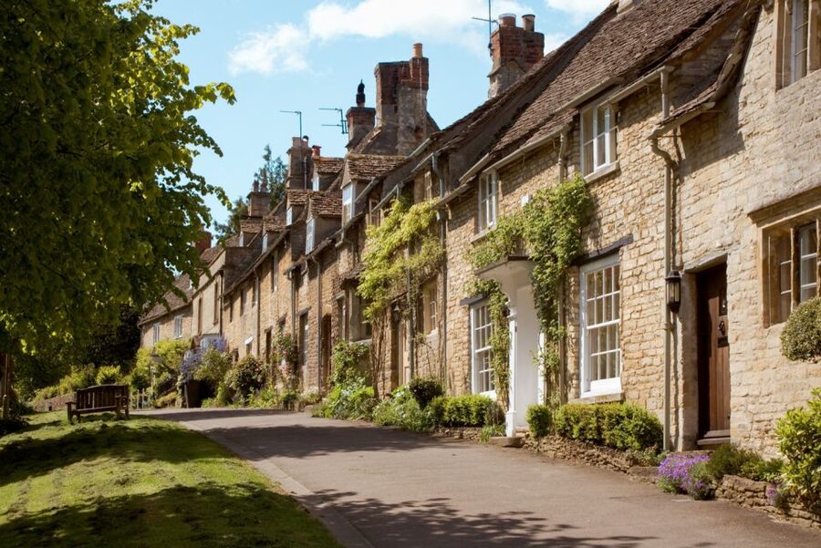 From London: Oxford and Cotswolds Villages Day Trip - Bibury and the short walk to Arlington Row