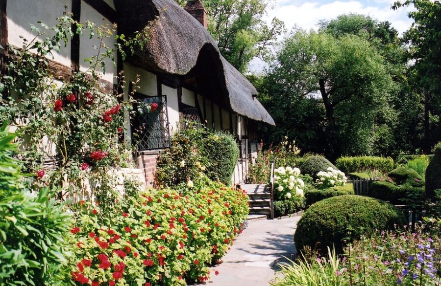 From London: Oxford, Stratford-upon-Avon & Cotswolds Trip - Who should book this day trip?