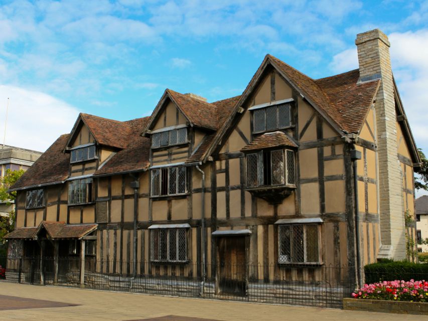 From London: Shakespeare's Stratford-upon-Avon Day Trip - Free time beside the River Avon