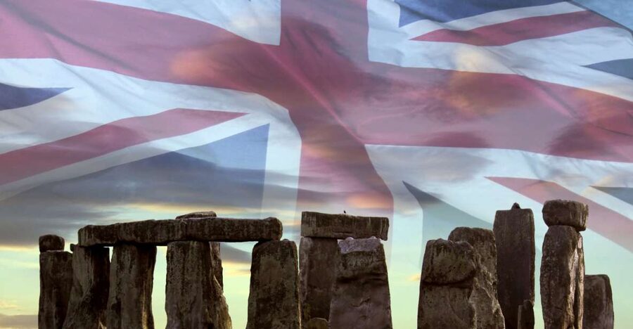 From London: Stonehenge and Bath Full-Day Tour - Bath, the city built around hot water