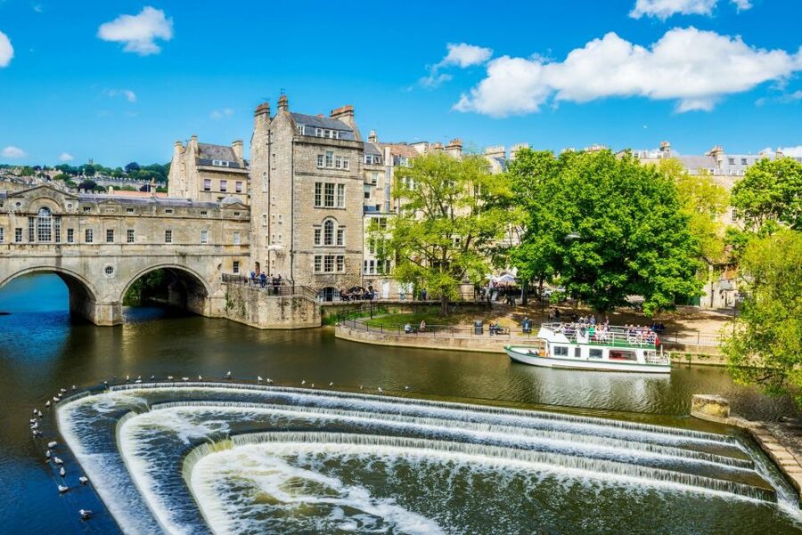 From London: Stonehenge and Bath Full-Day Tour - Meeting at Victoria for a full day out