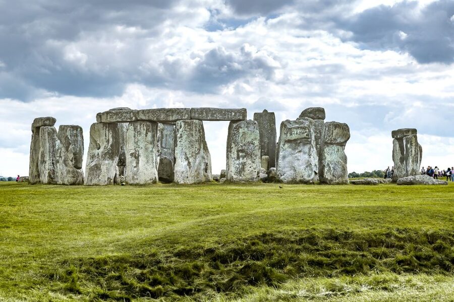 From London: Stonehenge Half-Day Tour - Two hours around the Stonehenge circle