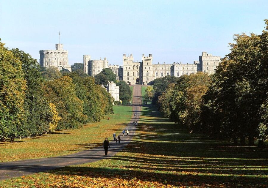 From London: Stonehenge Inner Circle and Windsor Day Trip - A guide can make or break a day this long