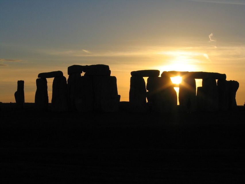 From London: Stonehenge Private Inner Circle Tour with Bath - Is $184 a fair price?