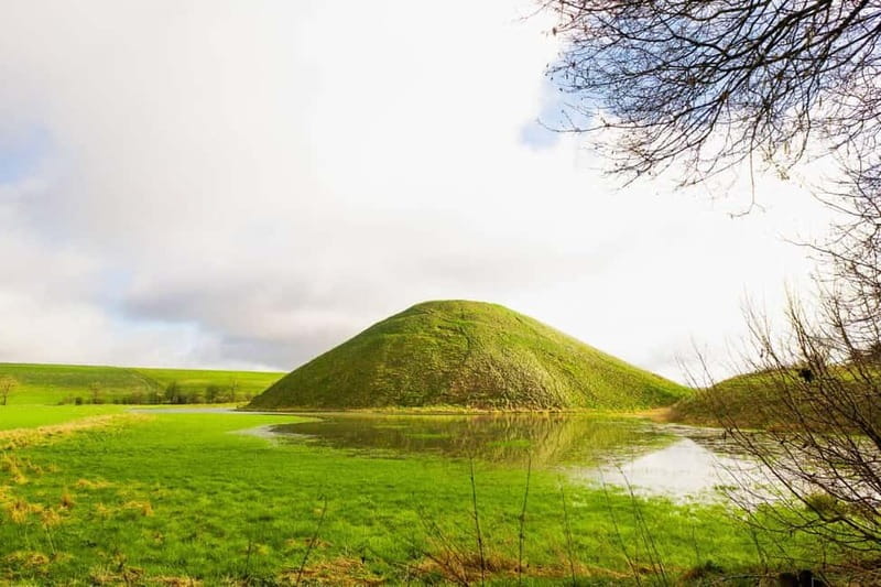 From London: Stonehenge & The Stone Circles of Avebury Tour - Guides can shape the entire day