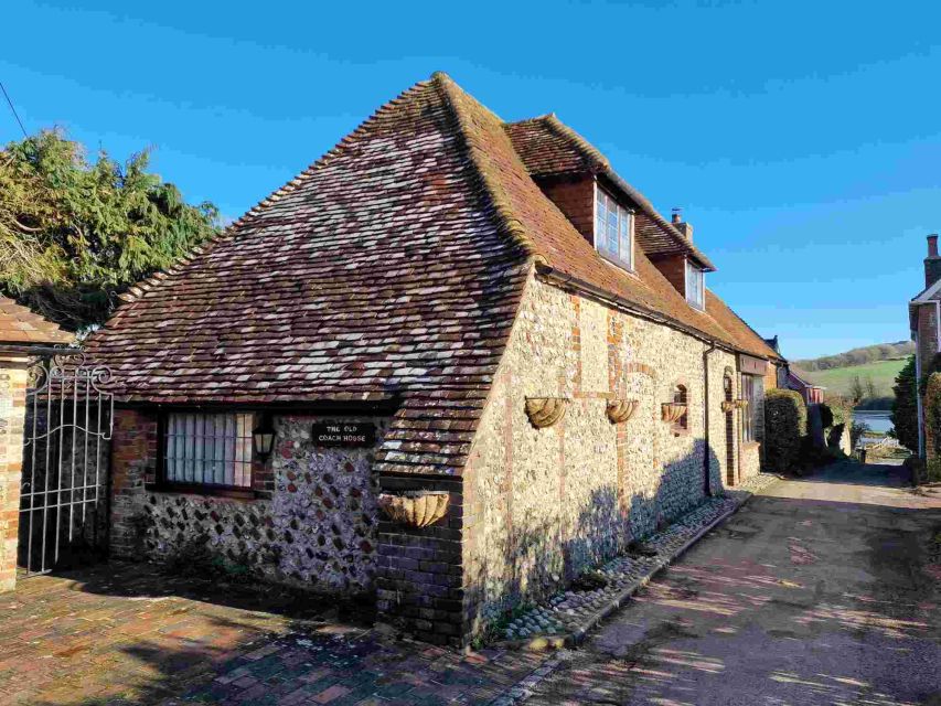 From London: Sussex Villages and White Cliff Guided Tour - How the guides shape the experience