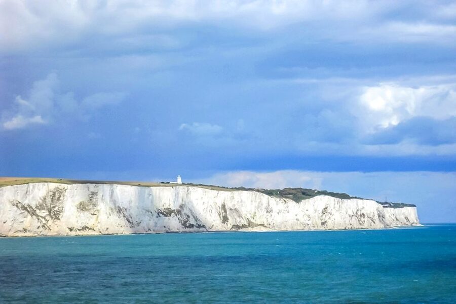 From London: White Cliffs of Dover and Canterbury Day Trip - Choosing between the cliffs and Dover Castle
