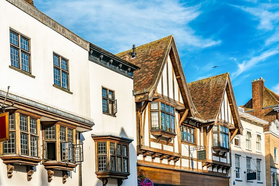 From London: White Cliffs of Dover and Canterbury Day Trip - What the guides add to the day