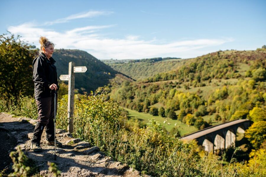 From Manchester: Derbyshire and Peak District Day Trip - Castleton and the entrance to Peak’s Cavern