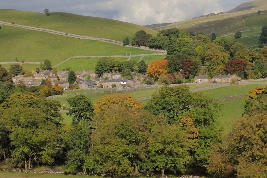 From York: Full-Day Yorkshire Dales Tour - Bolton Castle and the first sweeping view