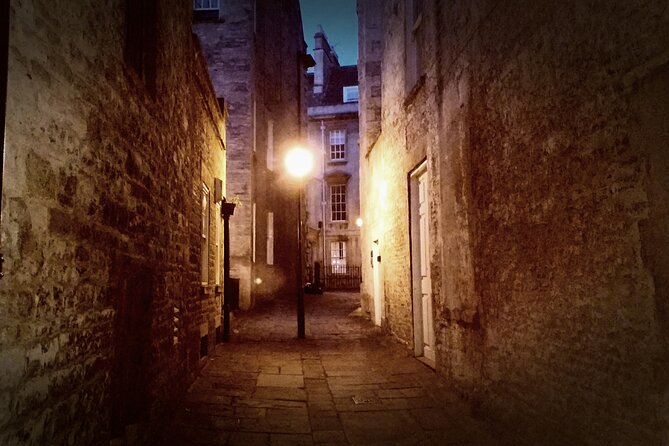 Fully Guided Bath Ghost Tours - Queen Square and the walk back