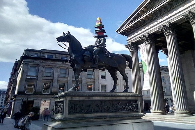 Gander Walking Tours in Glasgow - The cone on the Duke of Wellington statue