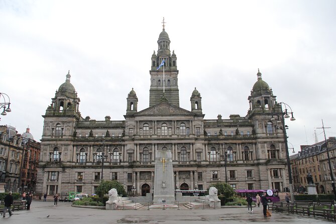 Gander Walking Tours in Glasgow - Buildings, Provand’s Lordship, and a blue surprise