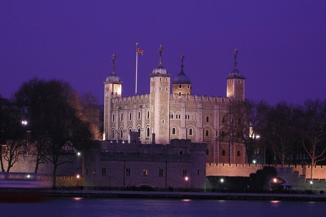 Ghastly Ghost Walking Tour in London - Walking between skyscrapers, restaurants, and shadowed lanes
