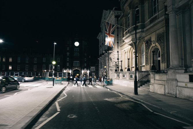 Ghost, Ghouls and Gallows Tour : Guided Tour with Boat Ride - Berkeley Square and London’s most haunted house