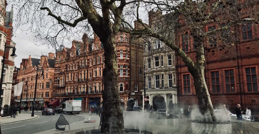 Ghosts and Legends of Mayfair Walking Tour - London - Green Park after dark and the science behind the scares